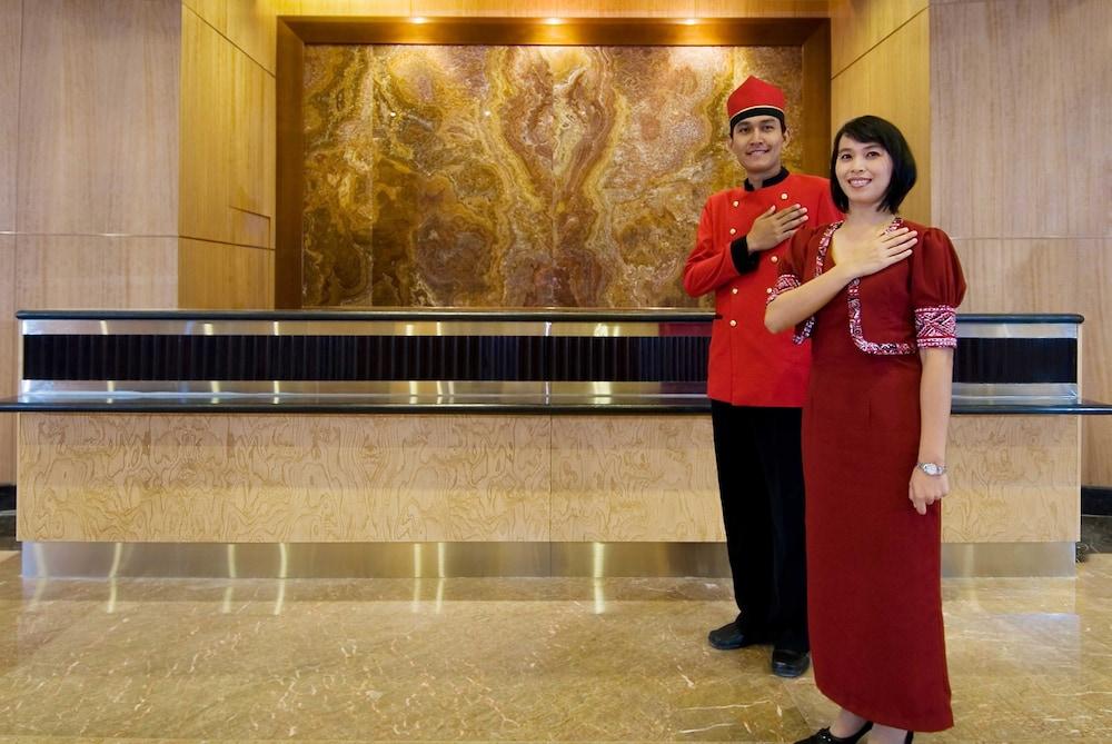 Aston Manado Hotel Exterior foto