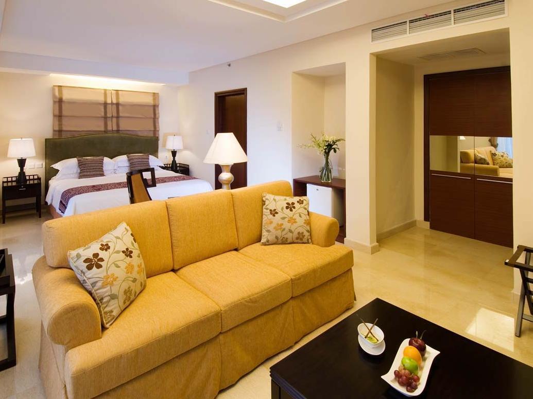 Aston Manado Hotel Exterior foto