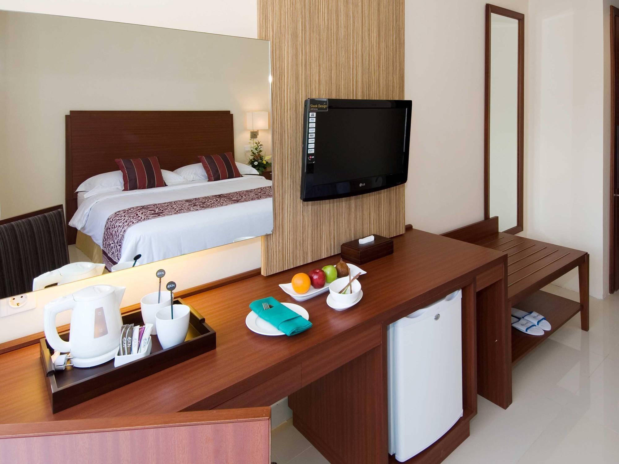 Aston Manado Hotel Exterior foto